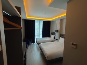 Loft Airport Hotel