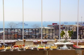 Nova City Hotel