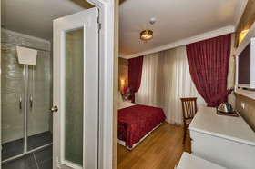 Nova City Hotel