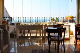 Nova City Hotel