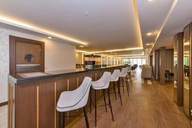 Land Park Hotel