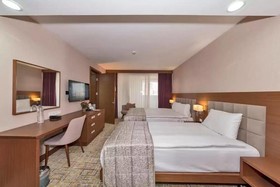 Land Park Hotel