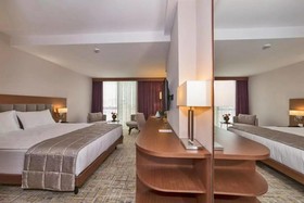 Land Park Hotel