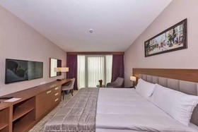 Land Park Hotel