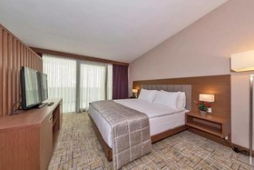 Land Park Hotel