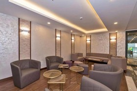 Land Park Hotel