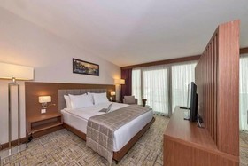 Land Park Hotel