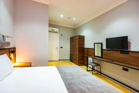 Aram Kerasi Rooms