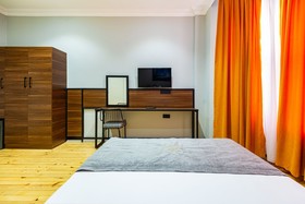 Aram Kerasi Rooms