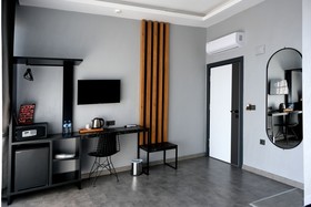 Melanj Airport Hotel