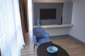 Best Western Premier Hidden Hills Hotel