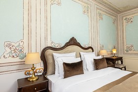 Meroddi Barnathan Hotel