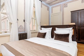 Meroddi Barnathan Hotel