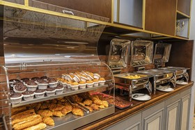 Meroddi Barnathan Hotel