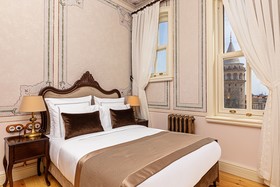 Meroddi Barnathan Hotel