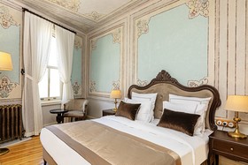 Meroddi Barnathan Hotel