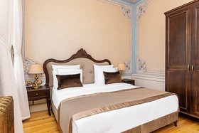 Meroddi Barnathan Hotel