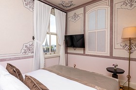 Meroddi Barnathan Hotel