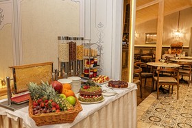 Meroddi Barnathan Hotel