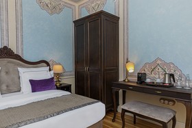 Meroddi Barnathan Hotel