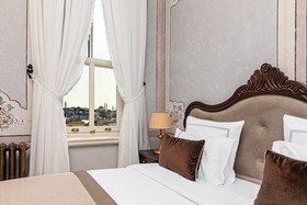 Meroddi Barnathan Hotel