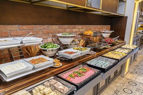 Meroddi Barnathan Hotel