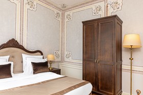 Meroddi Barnathan Hotel