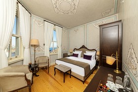 Meroddi Barnathan Hotel