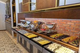 Meroddi Barnathan Hotel