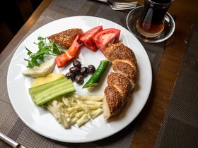 Meroddi Galata Mansion