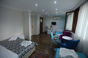 Merot Suites