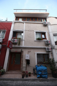 Merot Suites