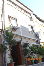 Merot Suites