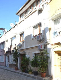 Merot Suites