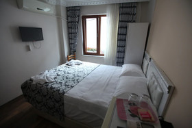 Merot Suites