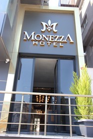 Monezza Hotel