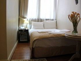 Mono Suites