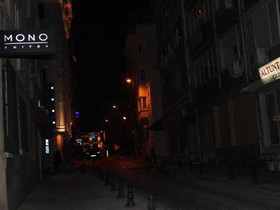 Mono Suites