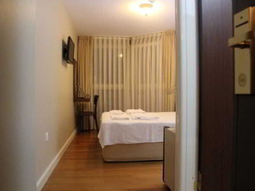 Mono Suites