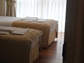 Mono Suites