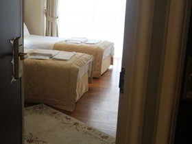 Mono Suites