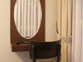 Mono Suites