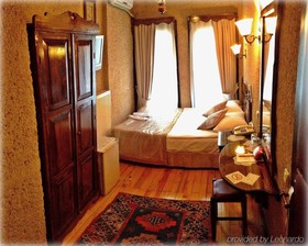 Naz Wooden House Inn