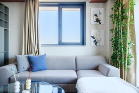 Roya Nova by New Inn