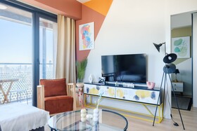 Roya Nova by New Inn