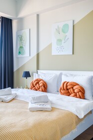 Roya Nova by New Inn