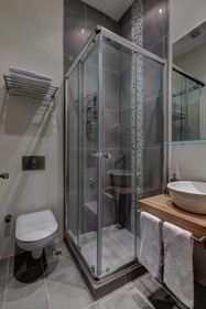 No11 Hotel & Apartments