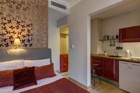 No11 Hotel & Apartments