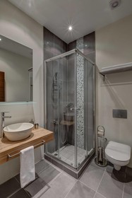 No11 Hotel & Apartments