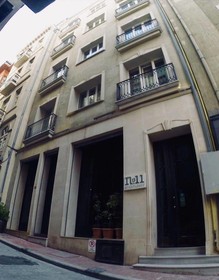 No11 Hotel & Apartments